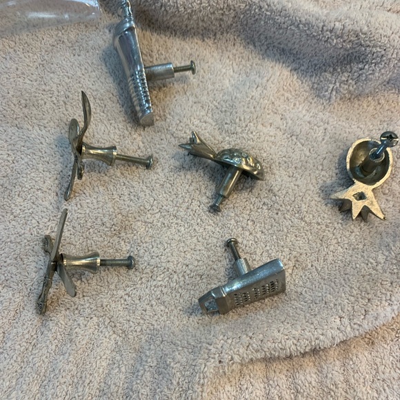 Kitchen Drawer Pulls-Knobs - Chrome - Picture 10 of 11